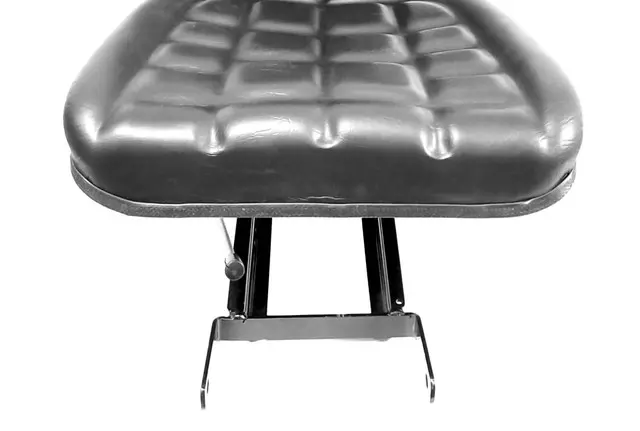 Tractor_Seat_Taller_Back_Arm_Rest_Mahindra_E007606620B11_3__93105.webp
