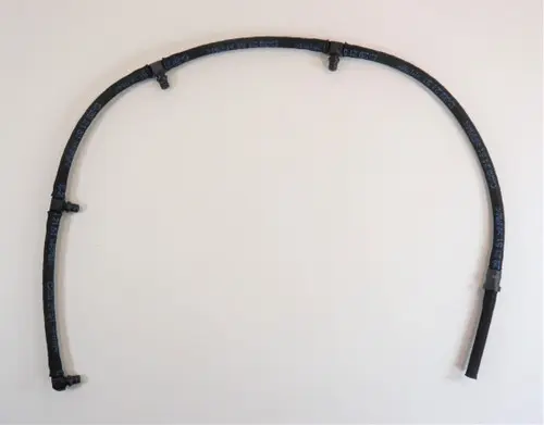 FUEL LINE FROM INJECTORS TO TANK ON MAHINDRA TRACTOR (006020954D1)