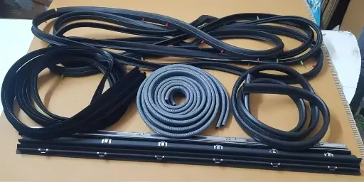 For Suzuki Samurai SJ410 SJ413 Door Window Trim Molding Seal Garnish Whisker SET