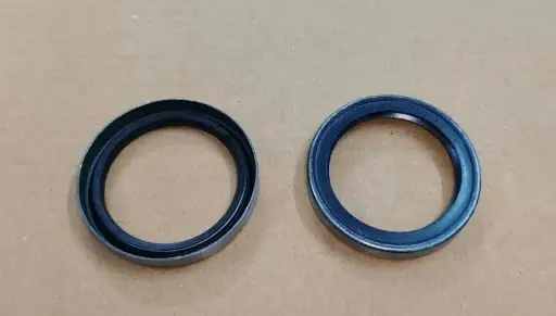 2X SUZUKI SAMURAI SIDEKICK TRACKER '85-'95 REAR AXLE OIL SEALS R / L OEM NEW