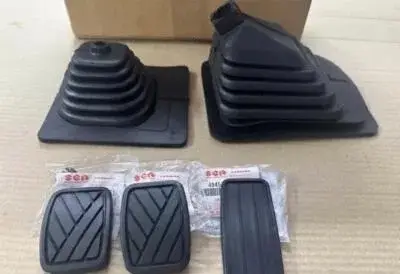 SUZUKI JIMNY SAMURAI SIERRA SJ410 SJ413 PEDAL PAD and Gear Boot Set-Genuine OEM