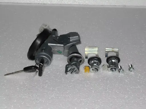 OEM Lock Set Ignition Doors Glove Box 2 Keys Suzuki Samurai 86 95 -37011M83100