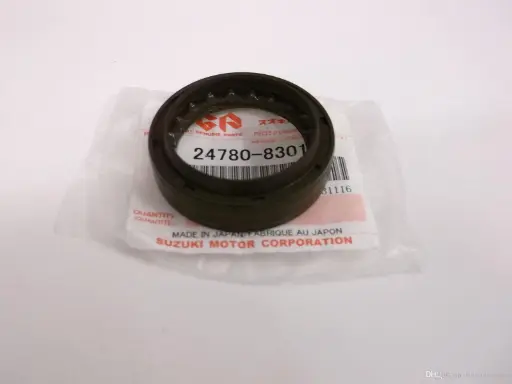 Transmission Gear Box Rear Case Oil Seal 24780-83010 For Suzuki Samurai Jimny OE